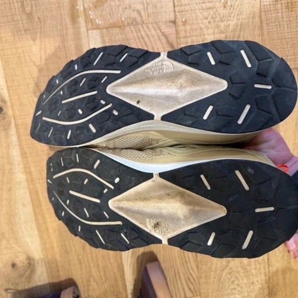 LIKE NEW North Face Shoe Collection - Picture 6 of 14